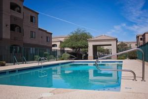 featured image of 915 W Alta Vista Rd