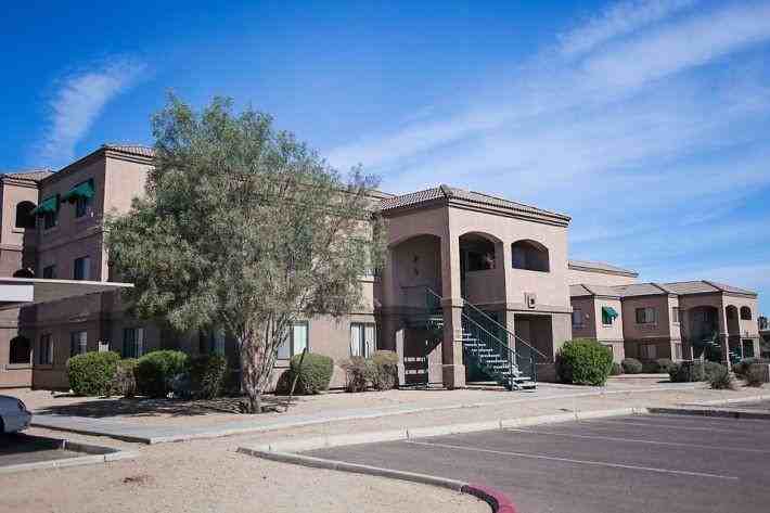 915 West Alta Vista Road - Photo 3 of 9