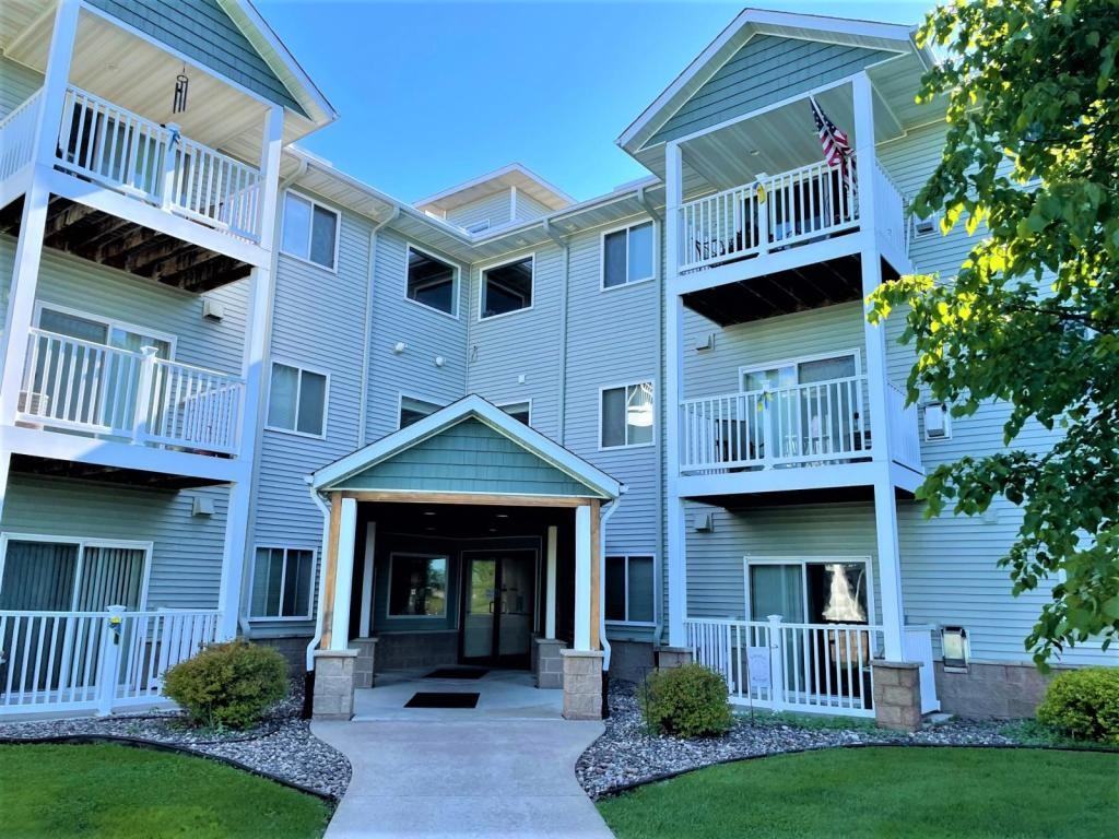 700 Angel Ct - Photo 7 of 11