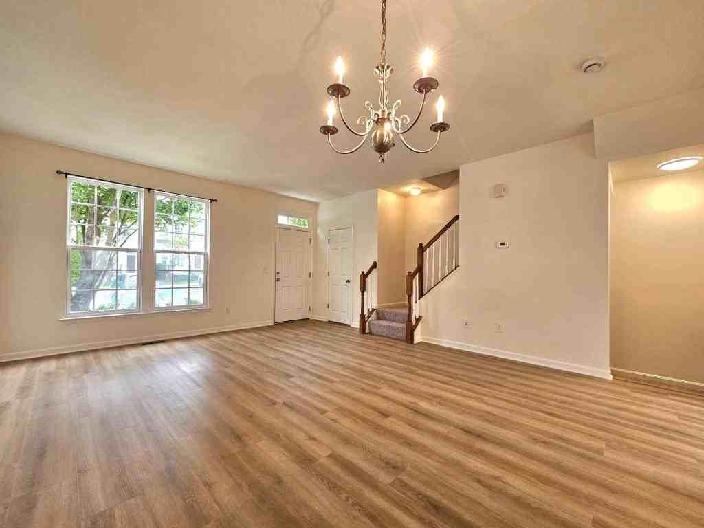 15330 Elizabeth Burbage Loop - Photo 2 of 28