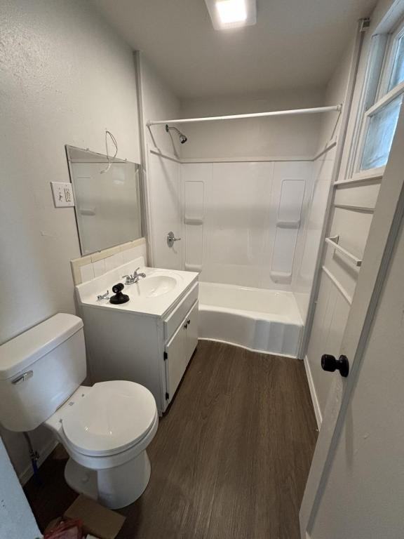 702 Washington St #9 - Photo 3 of 8