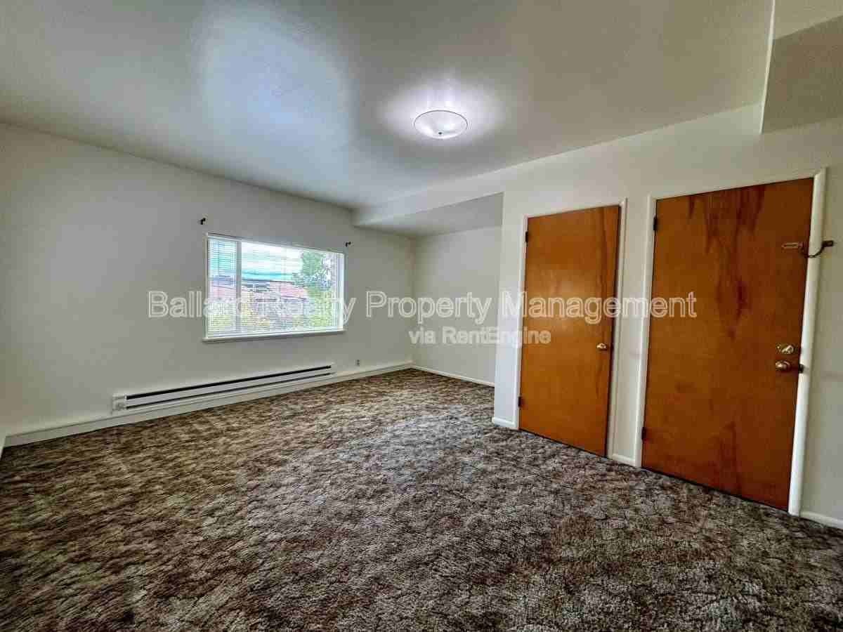 3631 1 2 13th Ave W - Photo 3 of 10