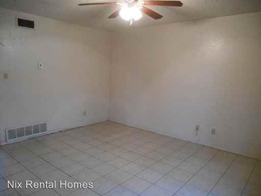 North Oak Apartments - Photo 3 of 10