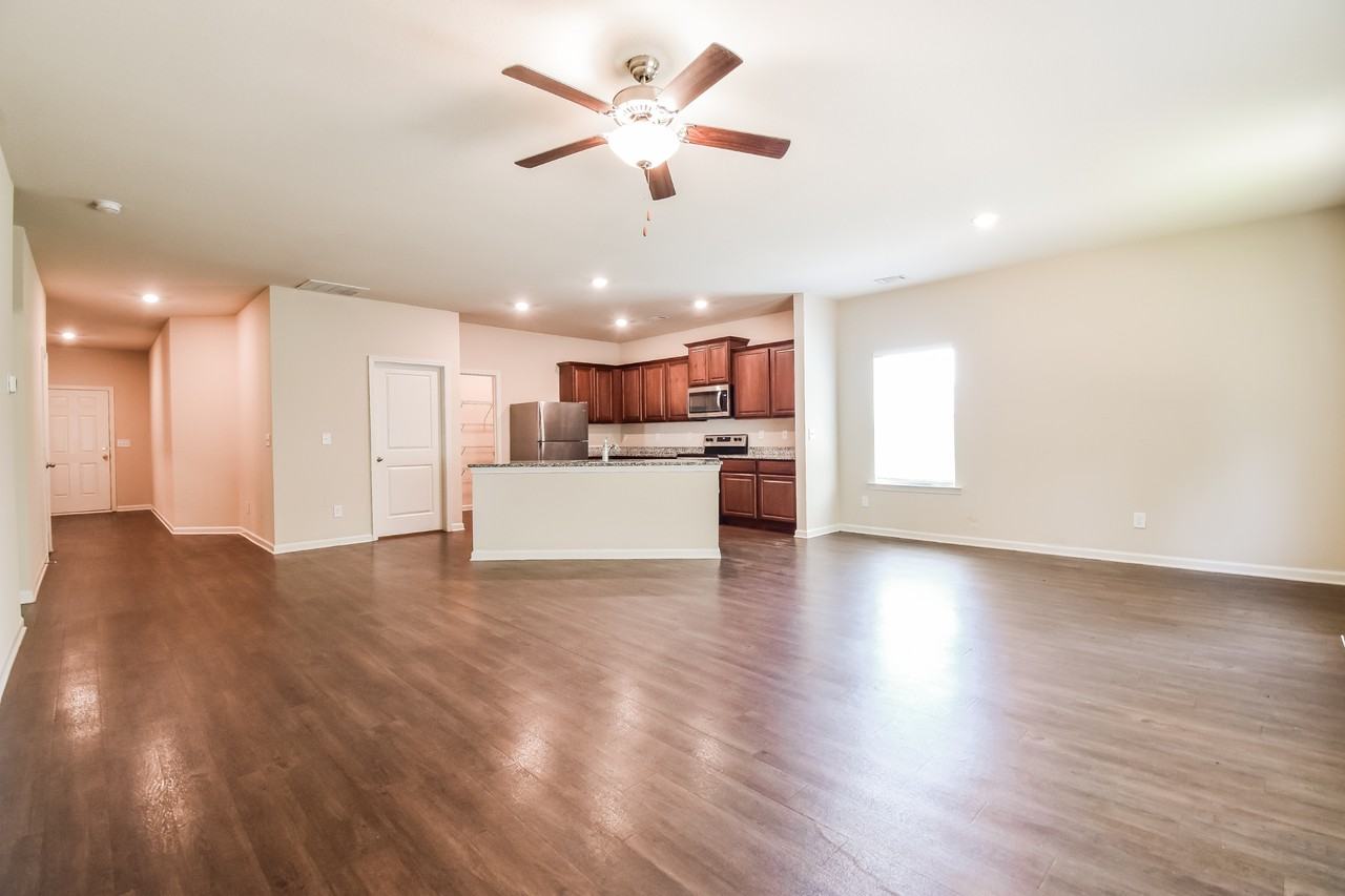 133 Innis Brook Cir - Photo 3 of 17