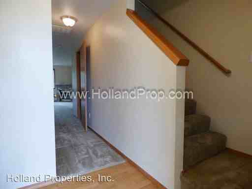 6054-6056 SE Green Court - Photo 2 of 23