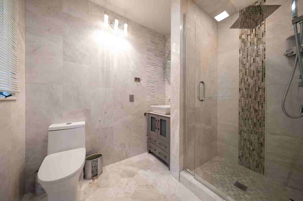 6624 Southcrest Dr - Photo 2 of 33