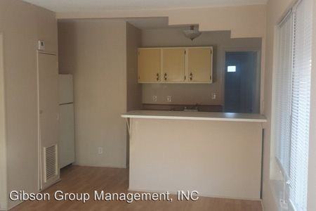 600 NW 18th St - Photo 2 of 9