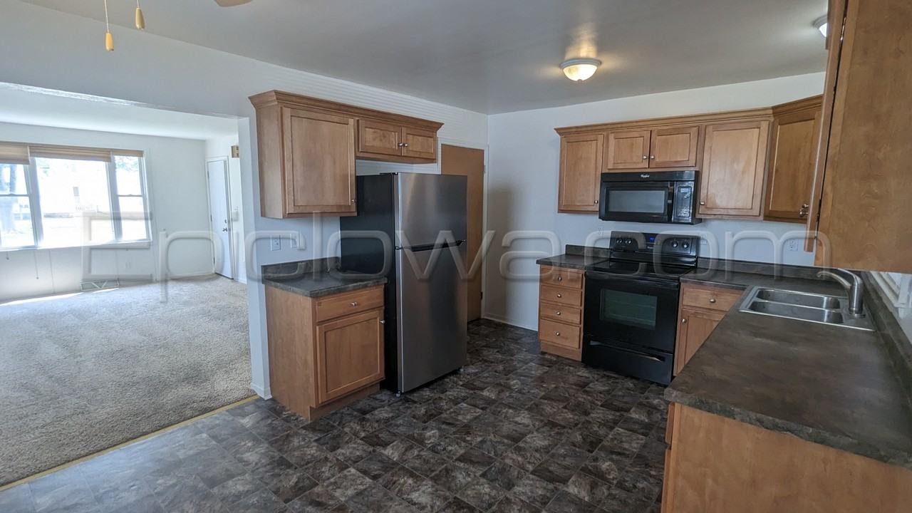 920 F Ave Nw #1 - Photo 5 of 14