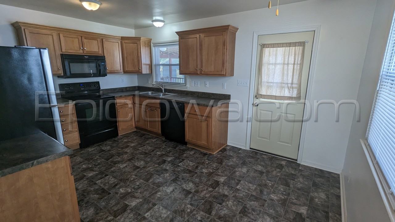 920 F Ave Nw #1 - Photo 6 of 14