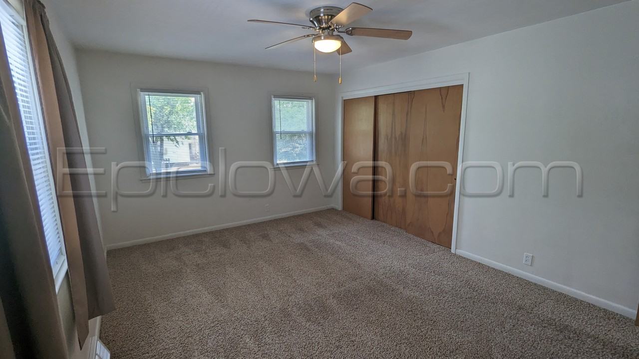 920 F Ave Nw #1 - Photo 2 of 14