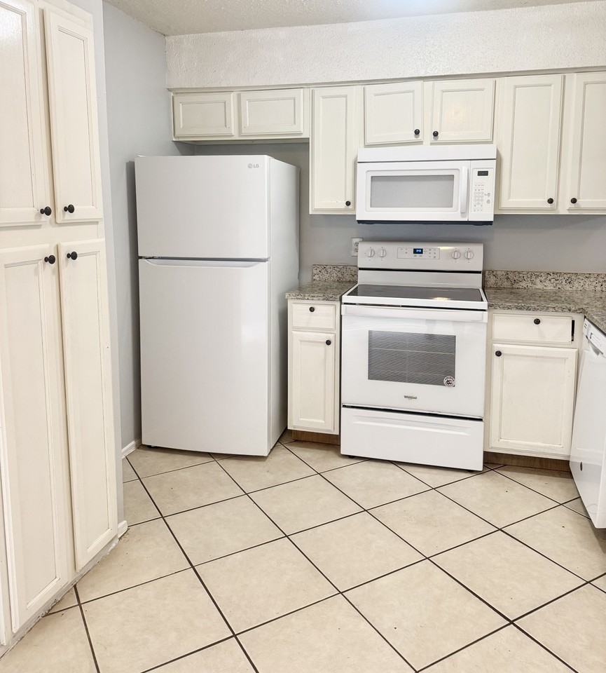 108 Cockerham St #B - Photo 6 of 12