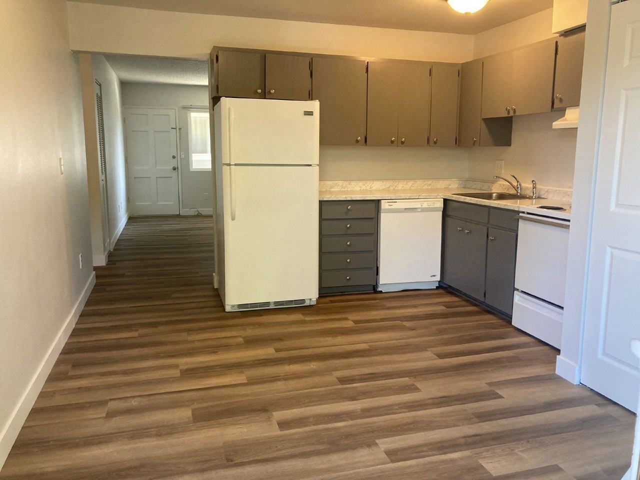 633 Se Flint St #15 - Photo 7 of 16