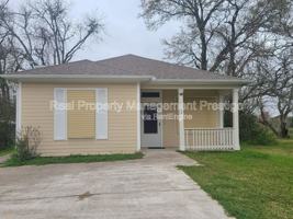 featured image of 6706 Woodrow St