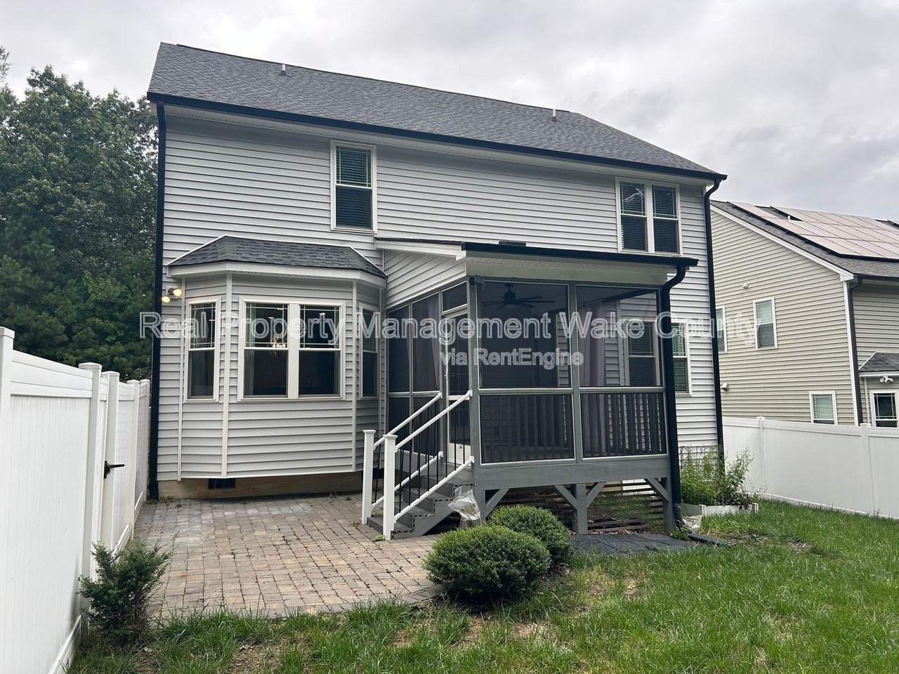 5412 Robbins Dr - Photo 2 of 45