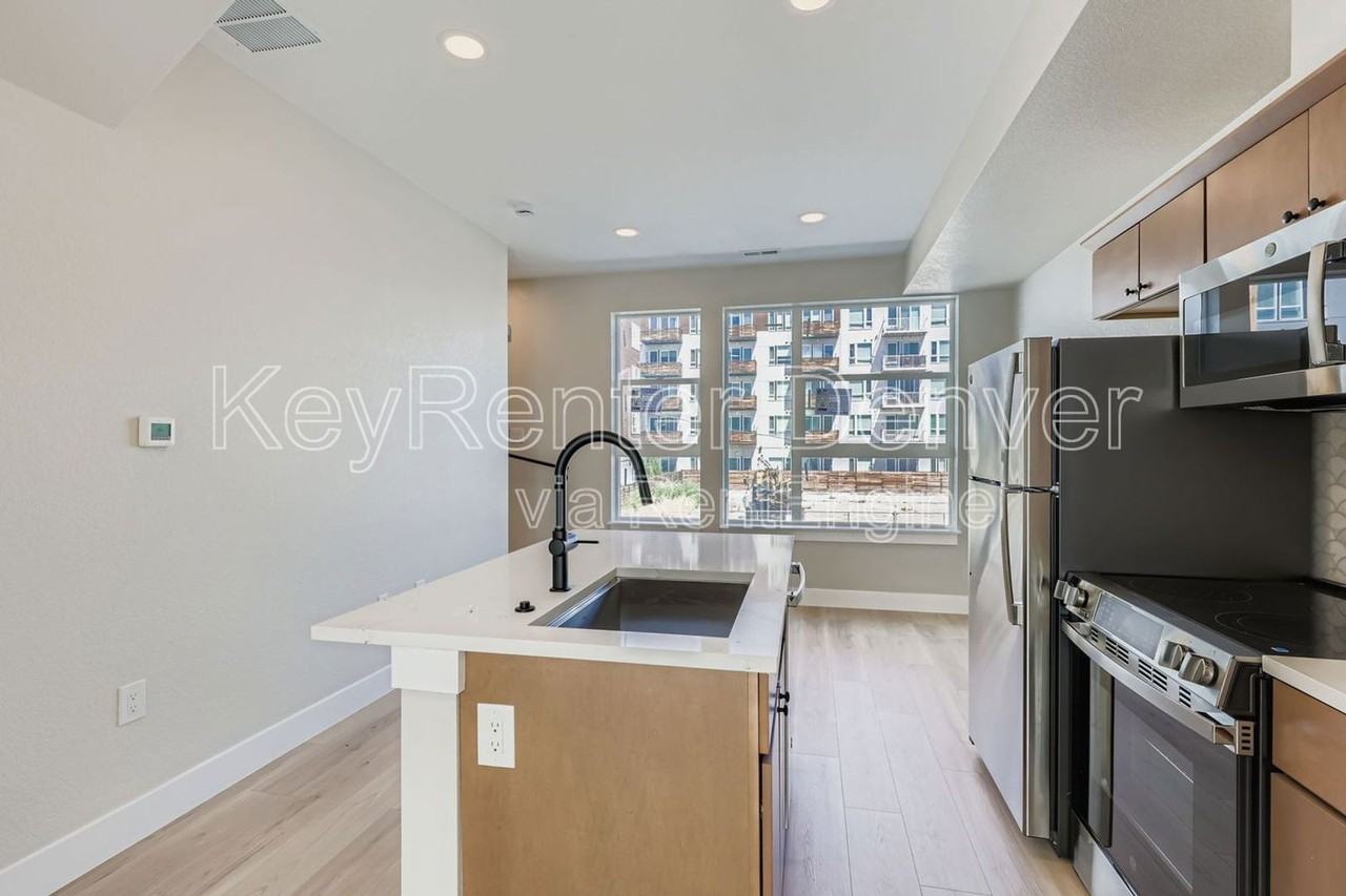 4100 E Warren Ave #2 - Photo 6 of 37