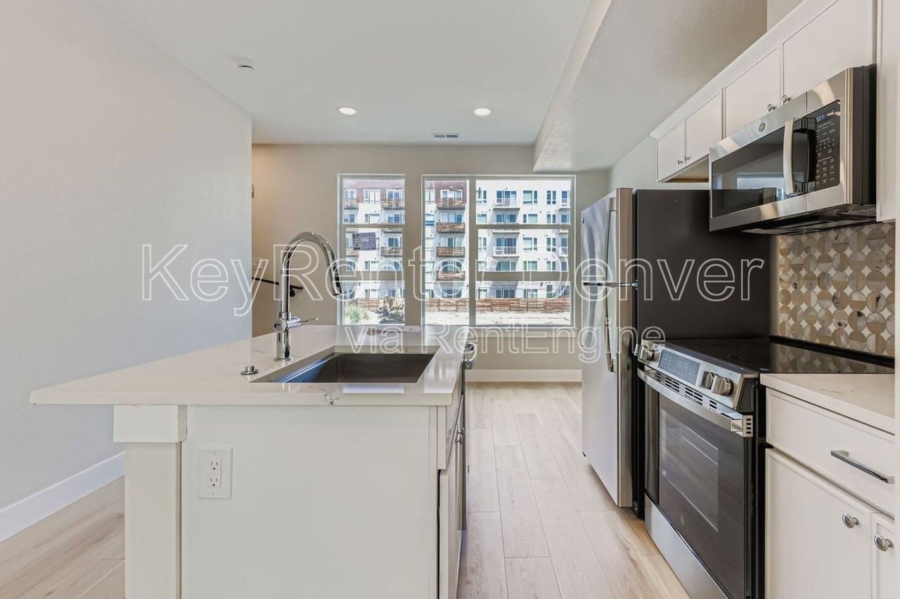 4100 E Warren Ave #5