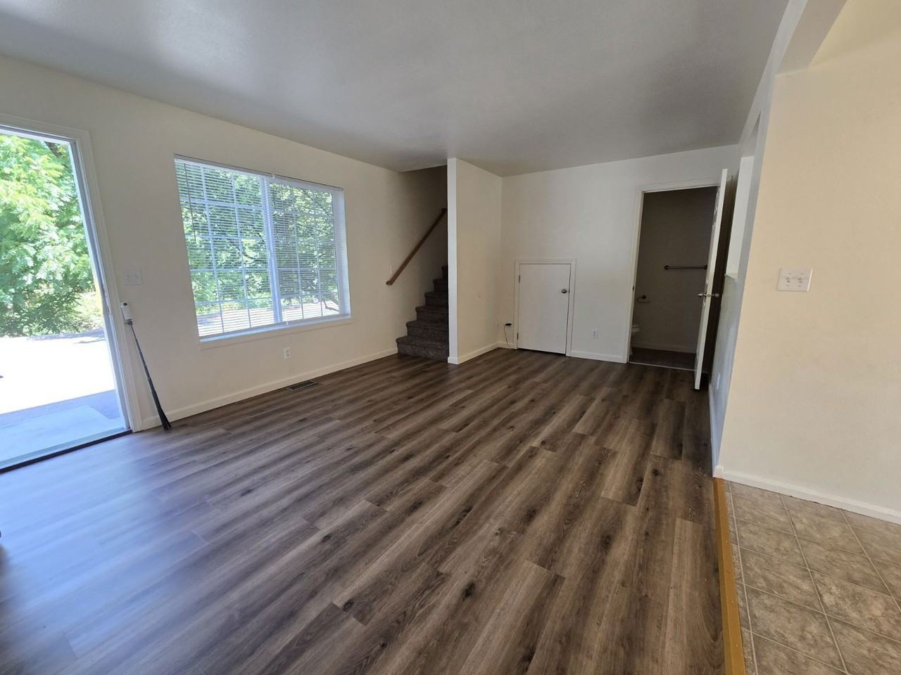 1916 Se Douglas Ave - Photo 3 of 19