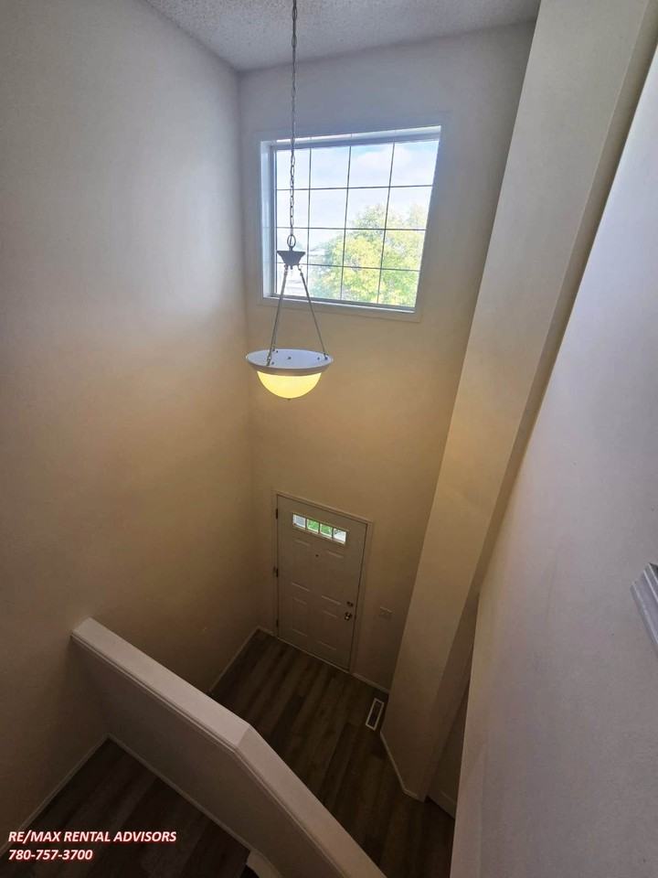 13108 35 St Nw - Photo 2 of 24