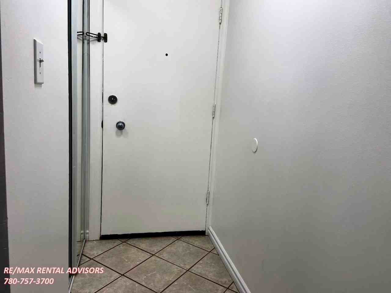 10420 93 Street NW - Photo 3 of 14