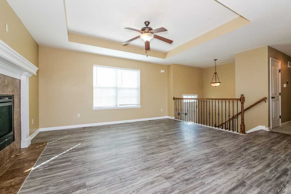 704 Fall Creek Cir - Photo 6 of 17