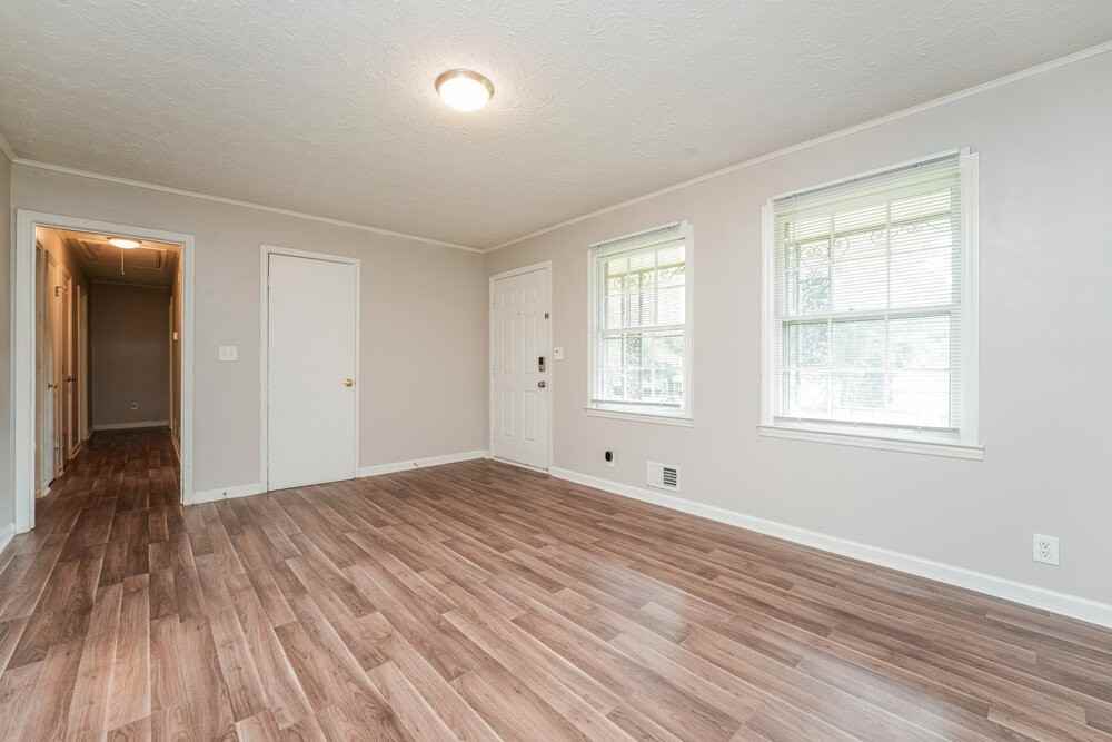 3730 Sunny Hill Dr - Photo 3 of 16