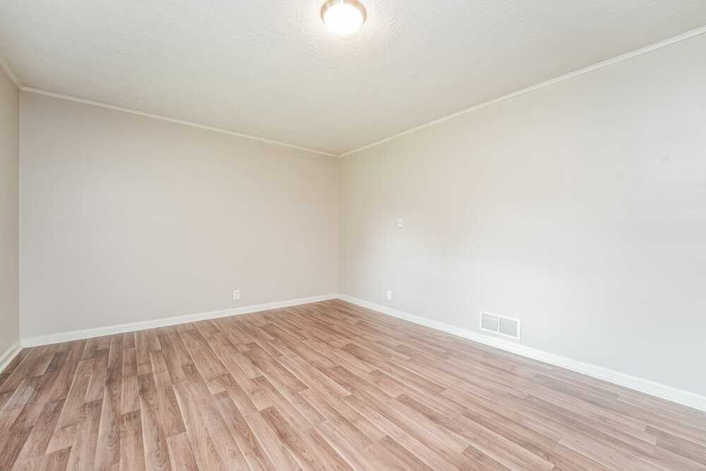 3730 Sunny Hill Dr - Photo 4 of 16