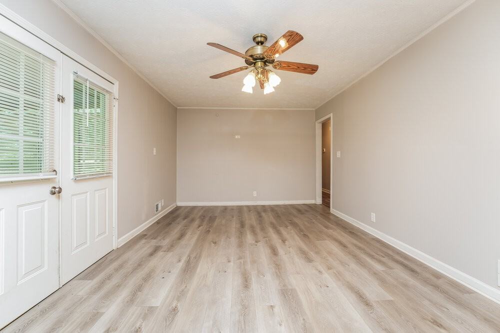 3730 Sunny Hill Dr - Photo 5 of 16