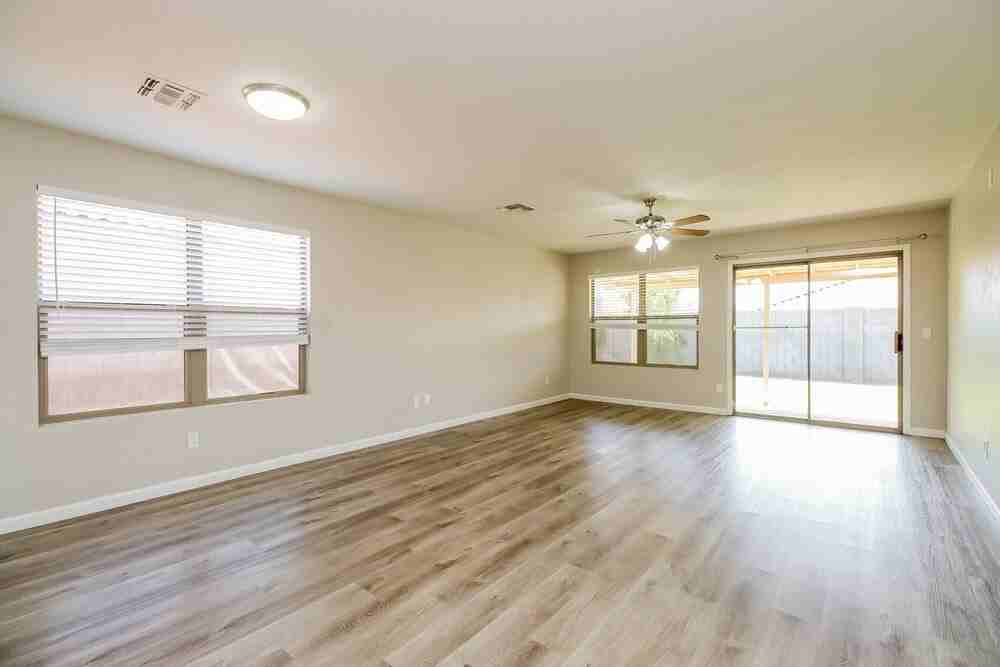 10529 W Foothill Dr - Photo 3 of 16