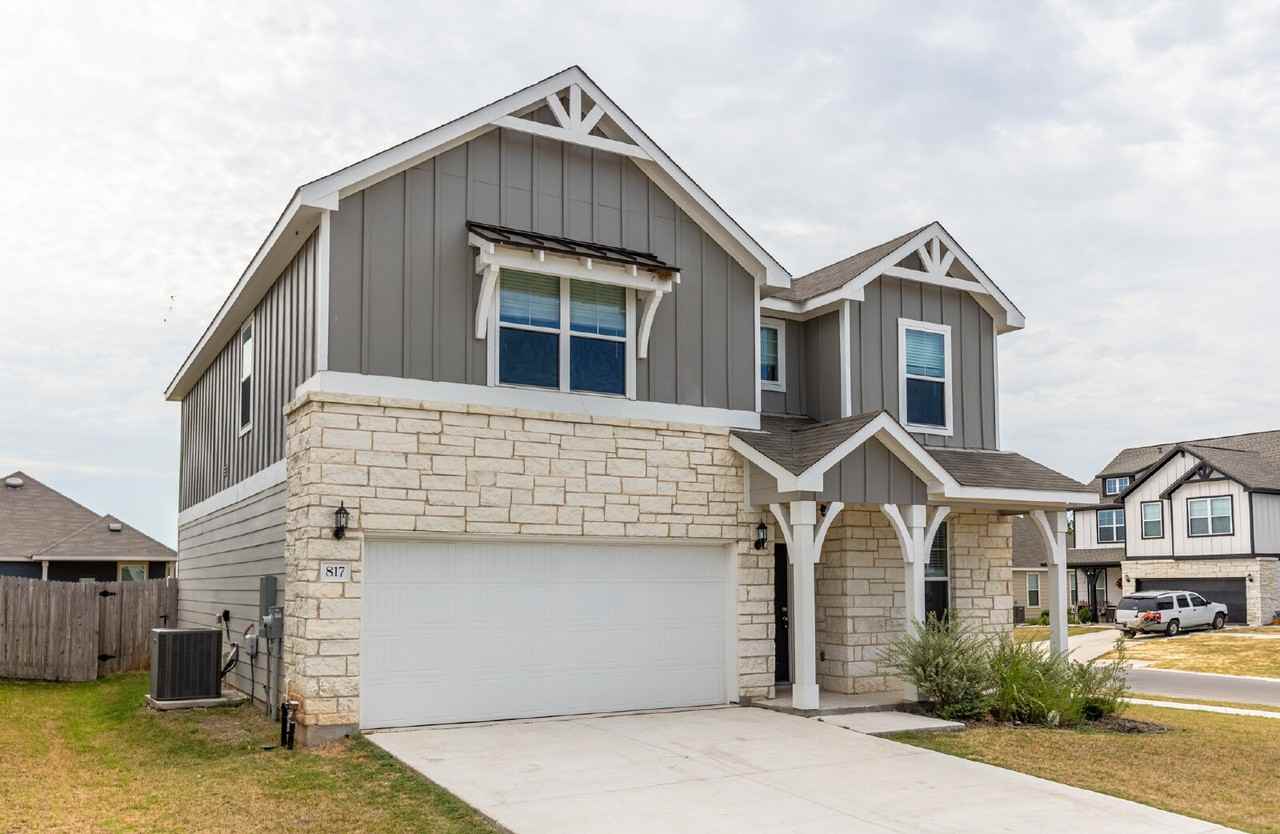 817 Beacon Hts - Photo 3 of 40