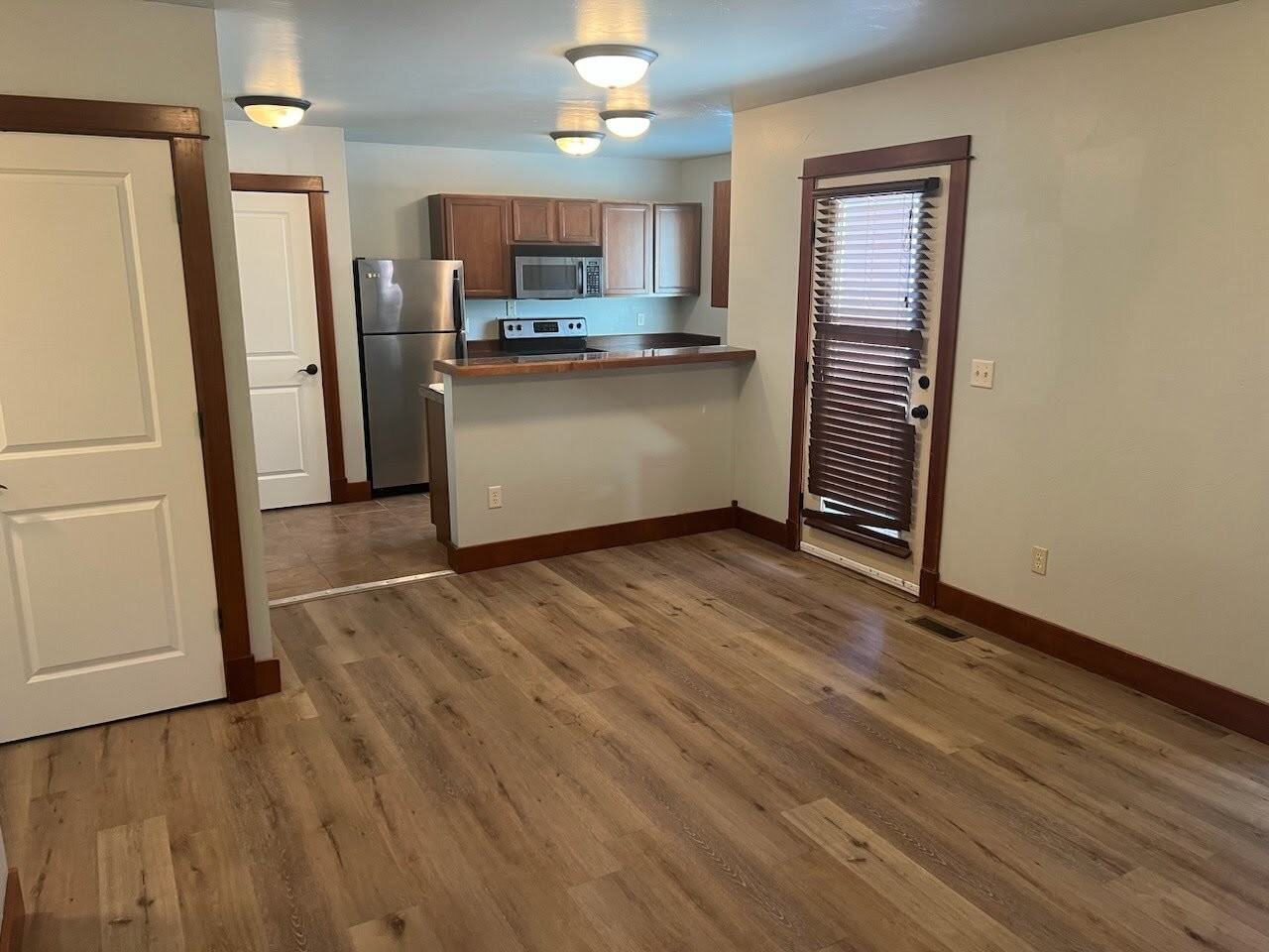 734 S 23rd Ave - Photo 4 of 10