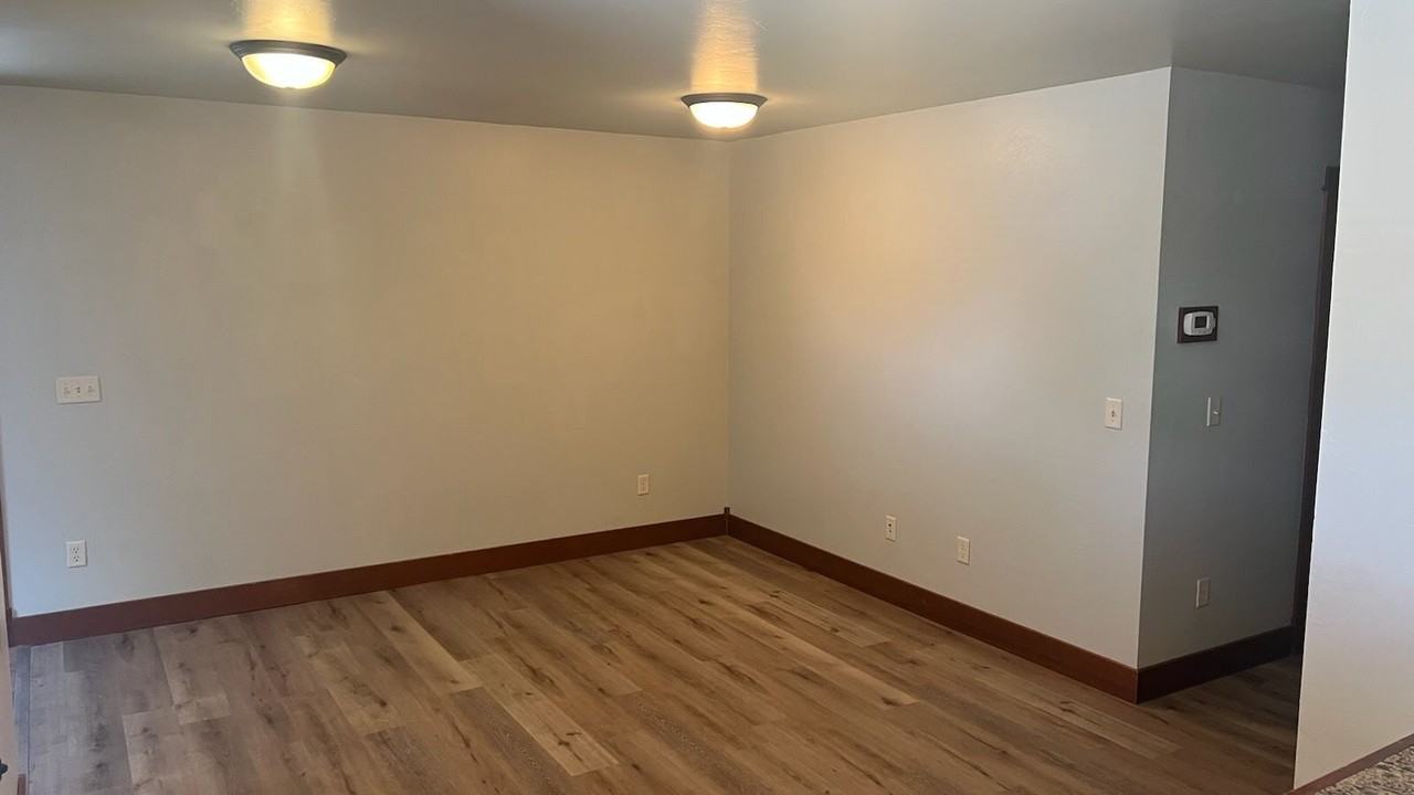734 S 23rd Ave - Photo 6 of 10