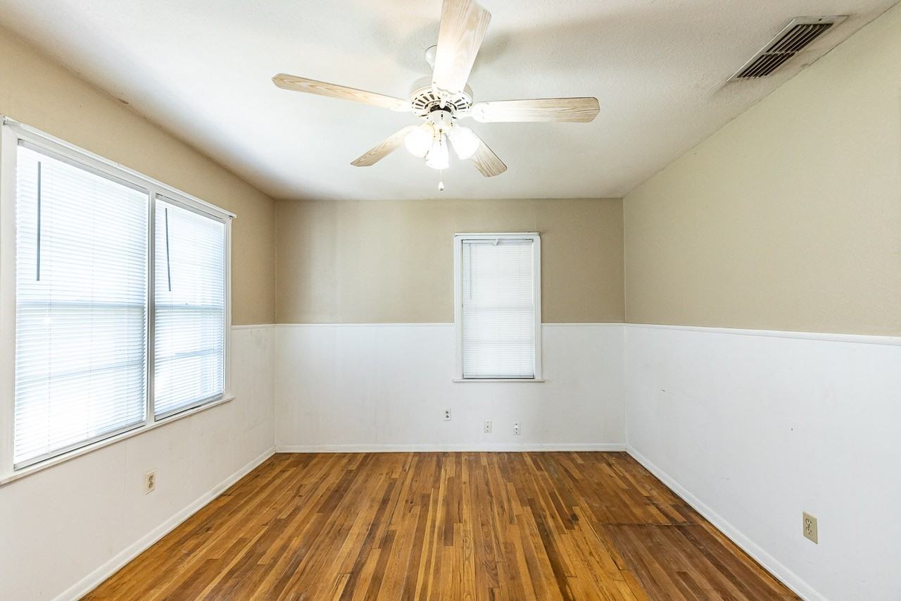 5010 38th St - Photo 2 of 12