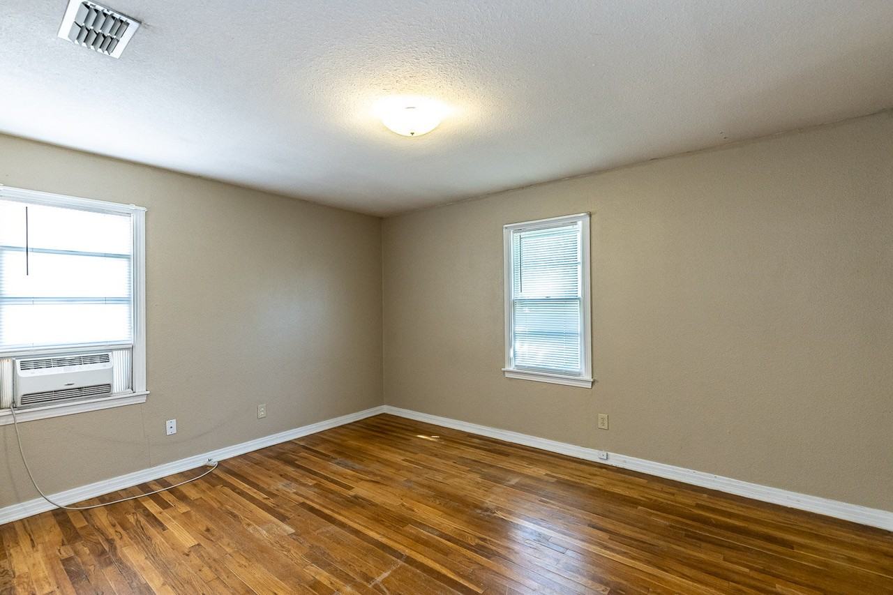 5010 38th St - Photo 5 of 12