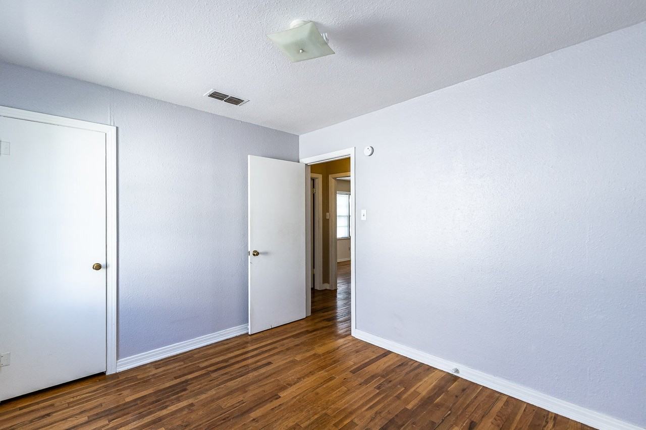 5010 38th St - Photo 7 of 12