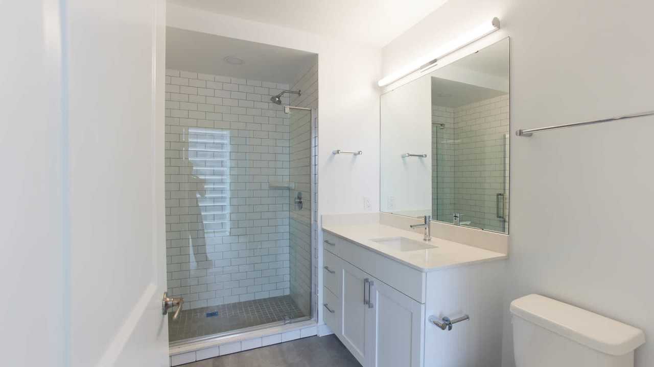 Skyhouse South - Photo 5 of 33