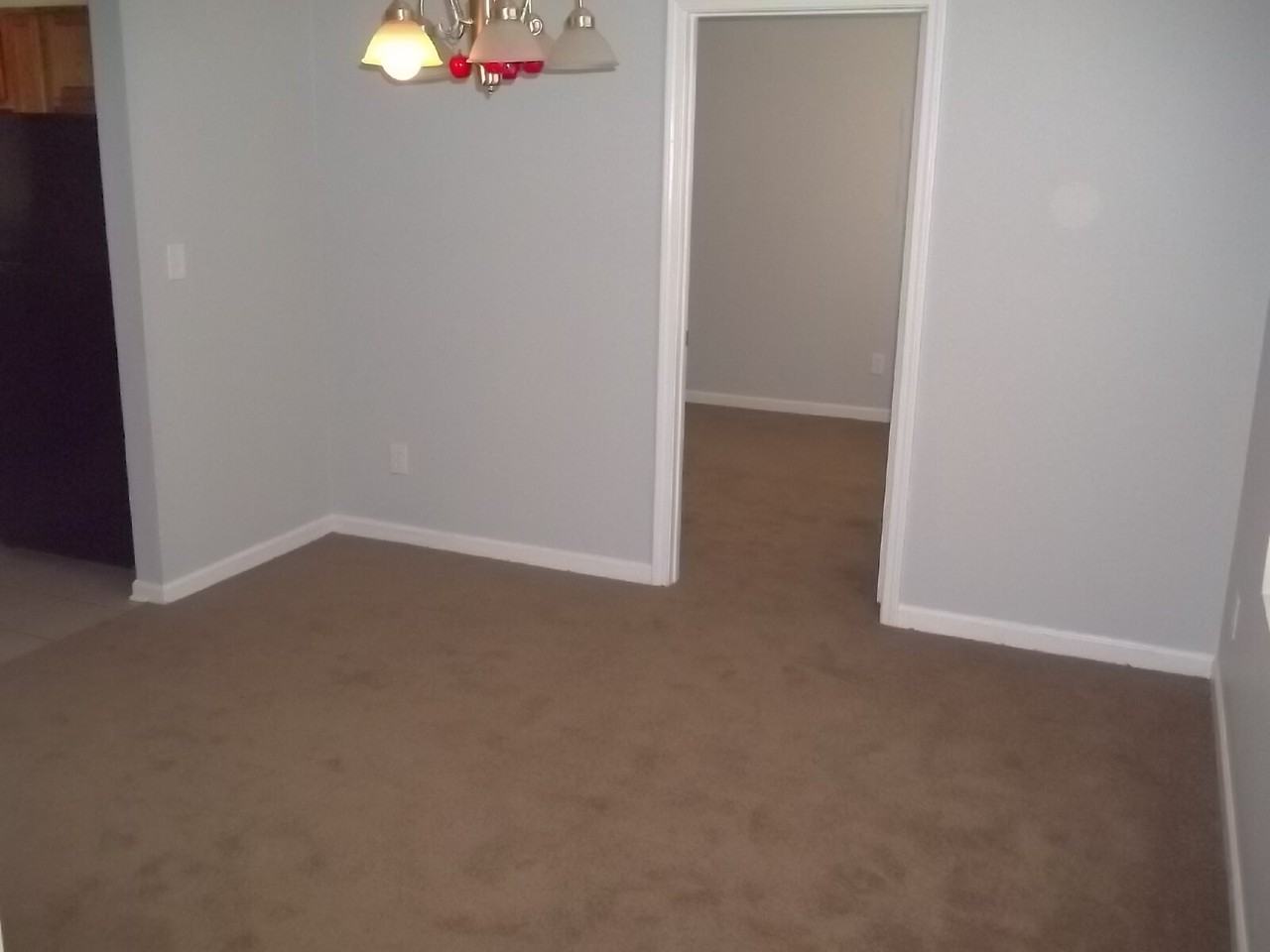 610 Waynes Ct Se - Photo 3 of 25