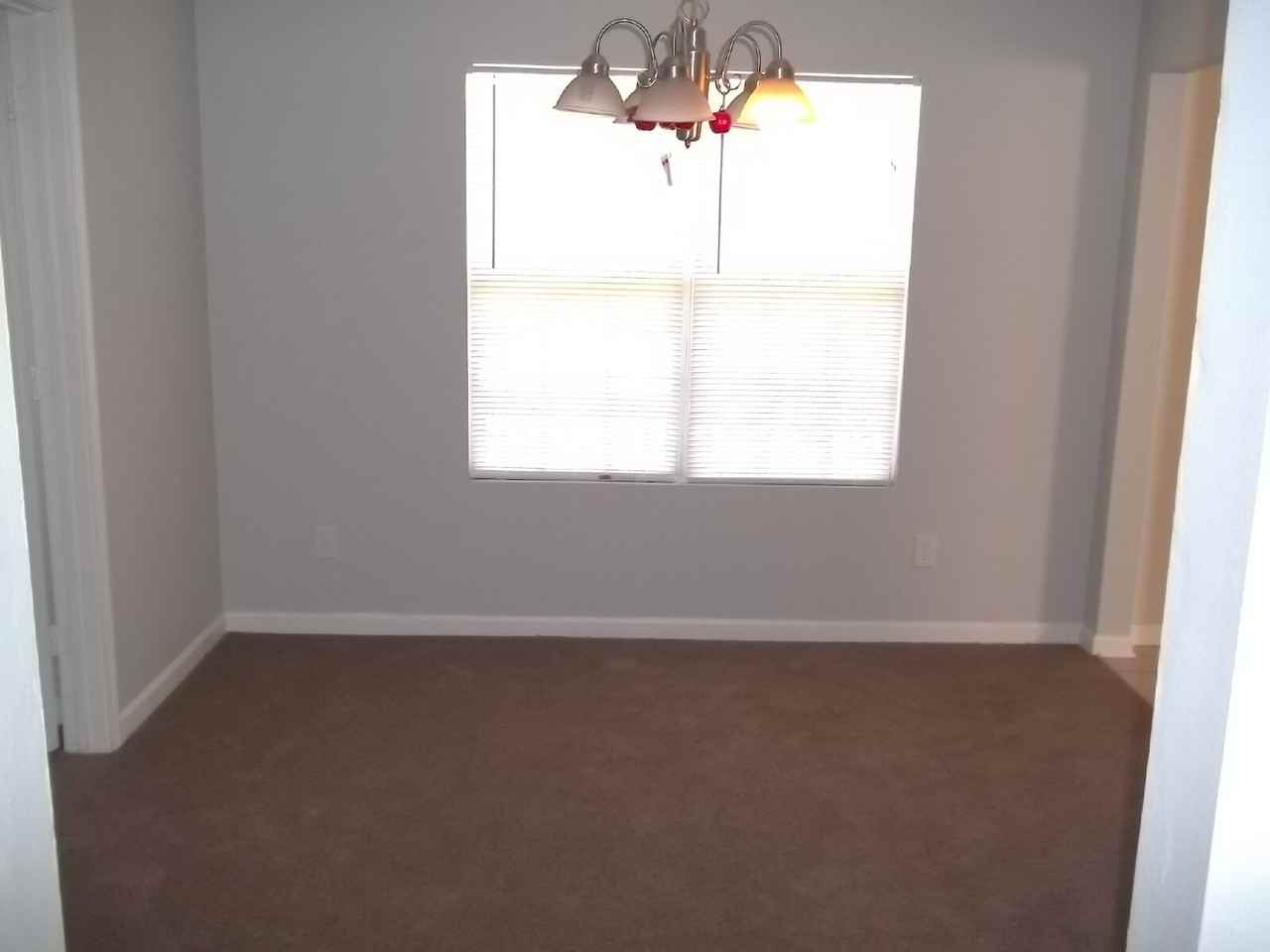 610 Waynes Ct Se - Photo 4 of 25