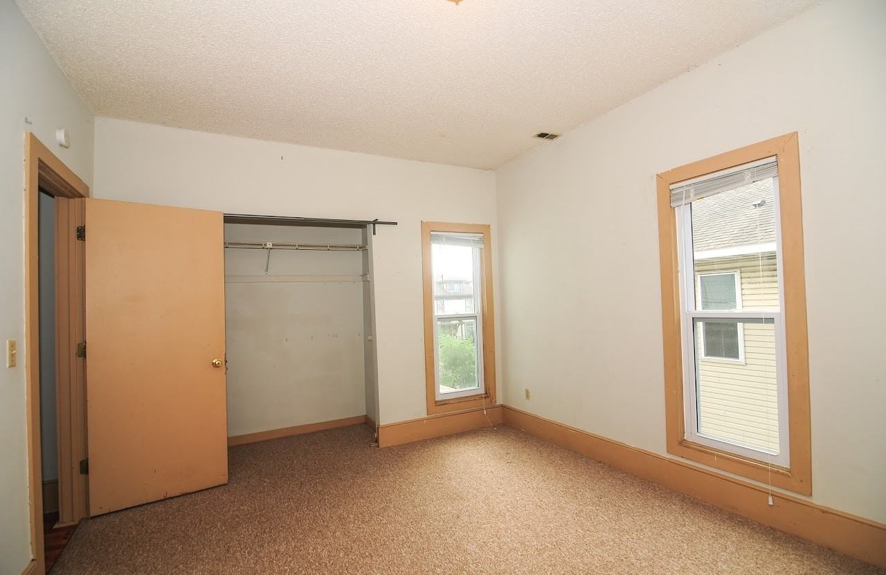 1015 13th Ave Se #2 - Photo 5 of 12