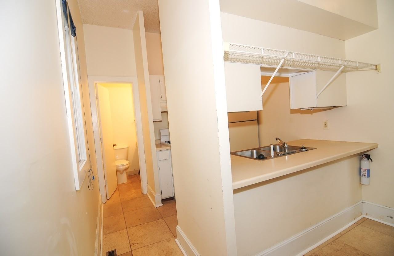 1015 13th Ave Se #2 - Photo 2 of 12