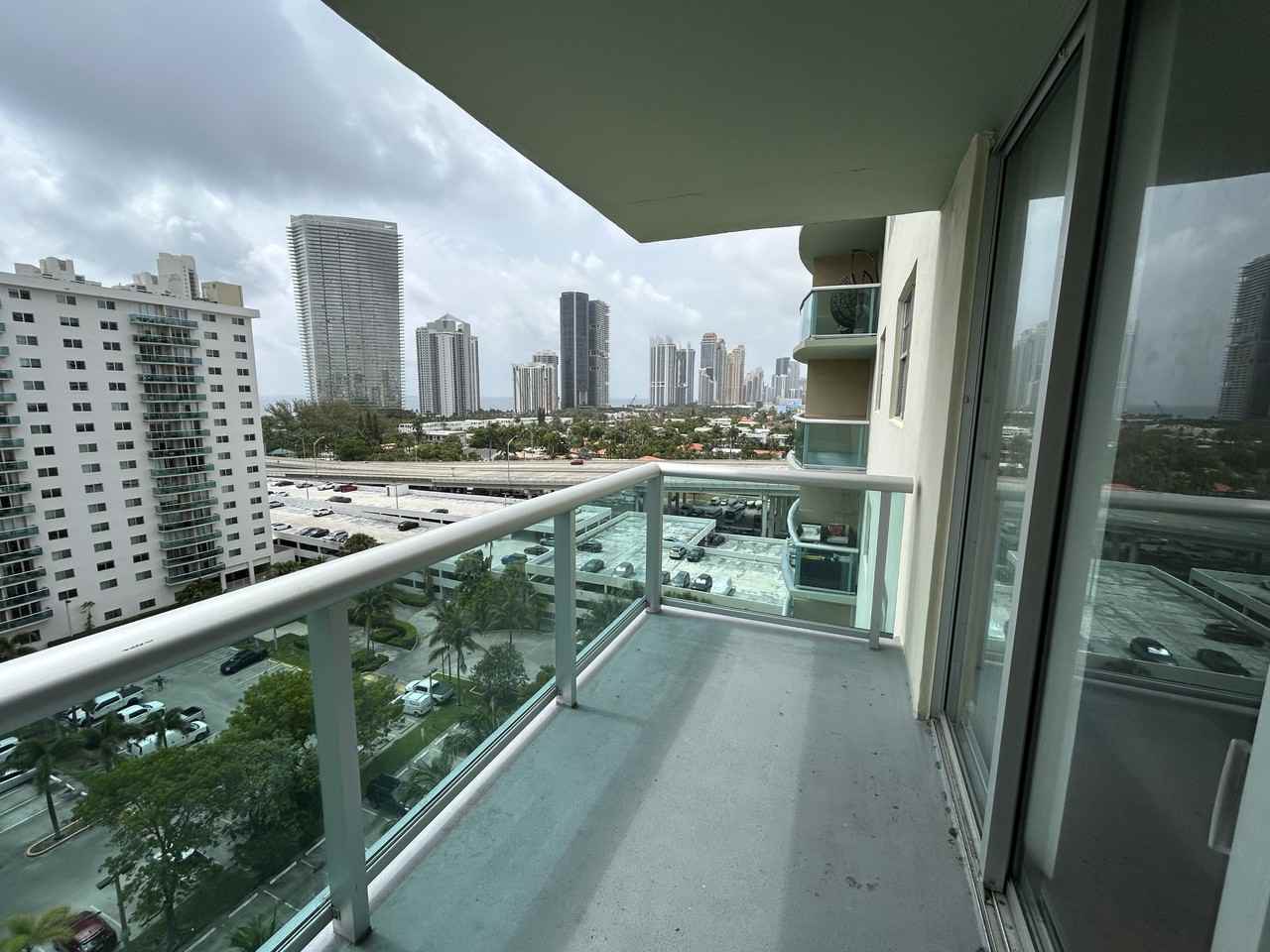 19390 Collins Ave #255 - Photo 5 of 22