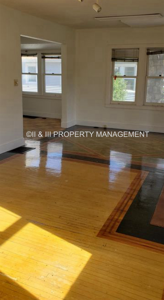 236 W 73rd Ter - Photo 6 of 12