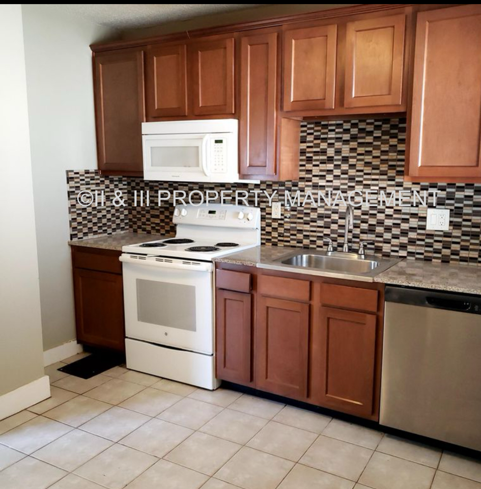 236 W 73rd Ter - Photo 7 of 12