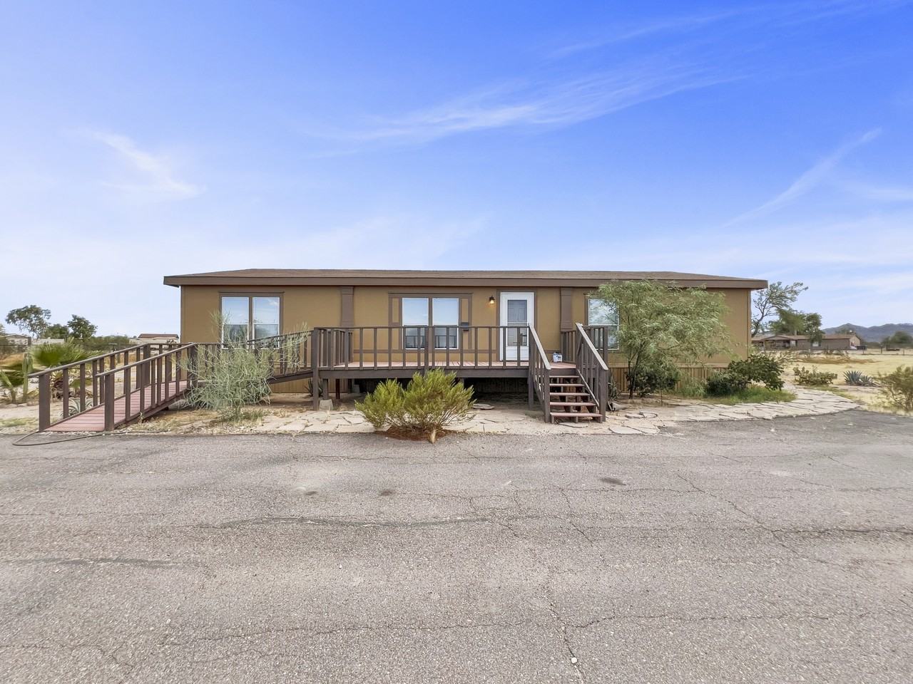 1951 N Blade Rd - Photo 3 of 11