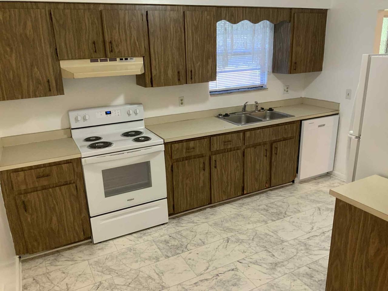 7211 Sw 18th Pl #NA - Photo 5 of 12