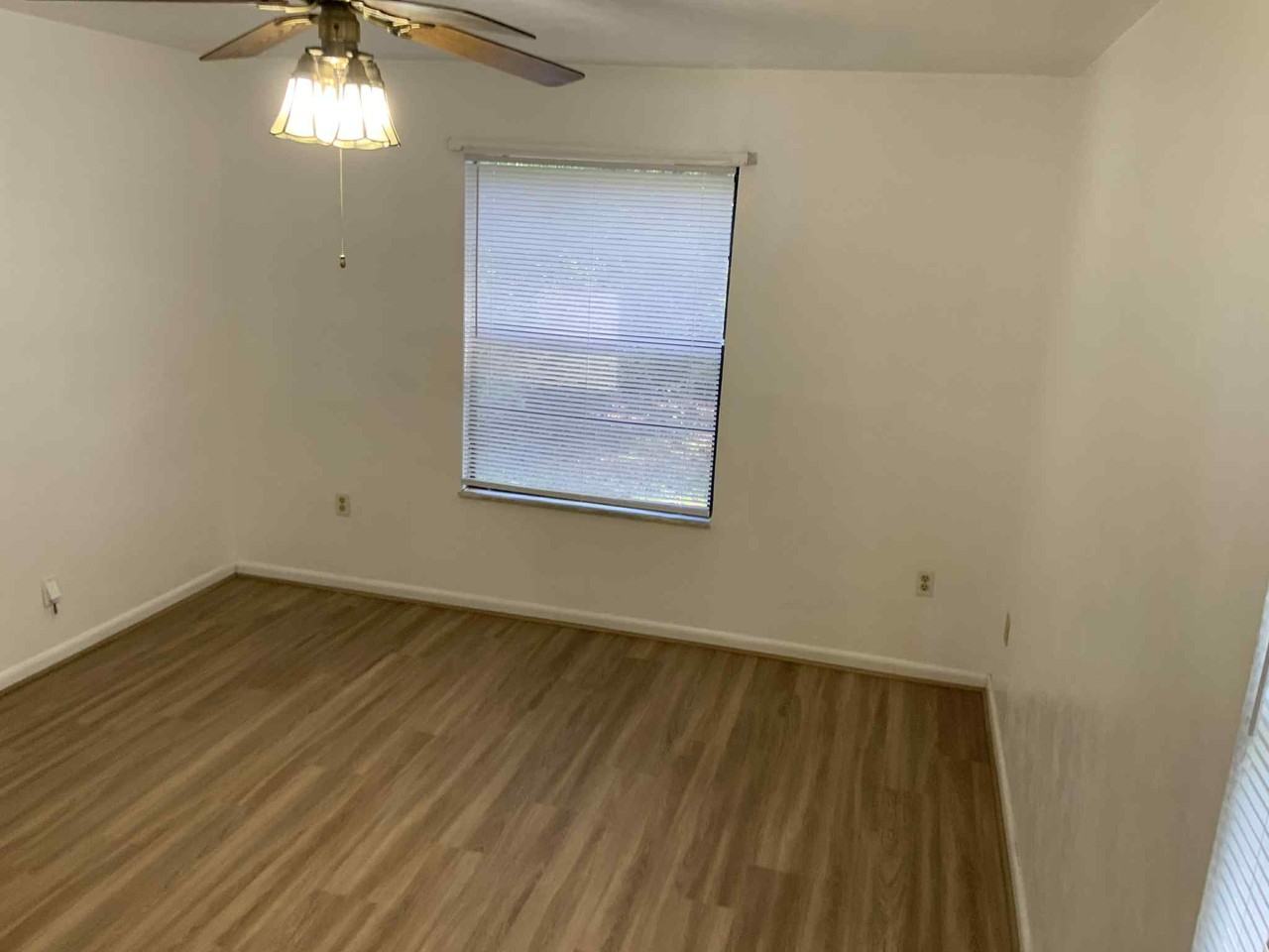 7211 Sw 18th Pl #NA - Photo 7 of 12