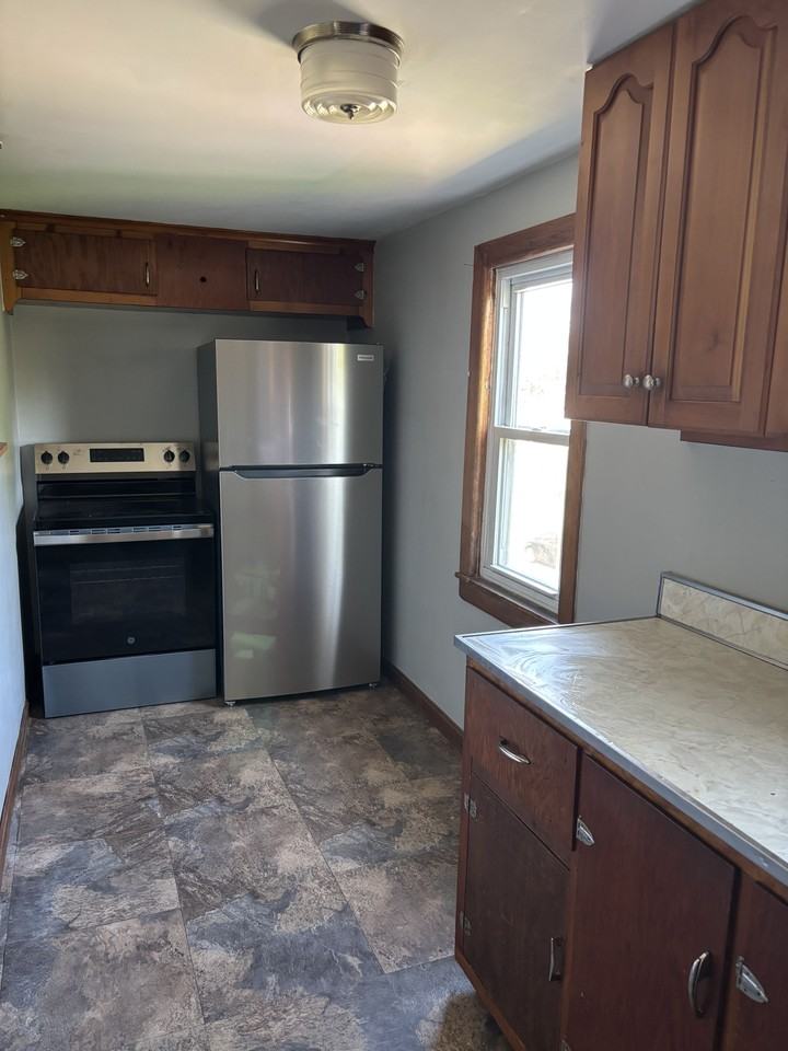 139 Wilbur Ave #2ndFL - Photo 2 of 4