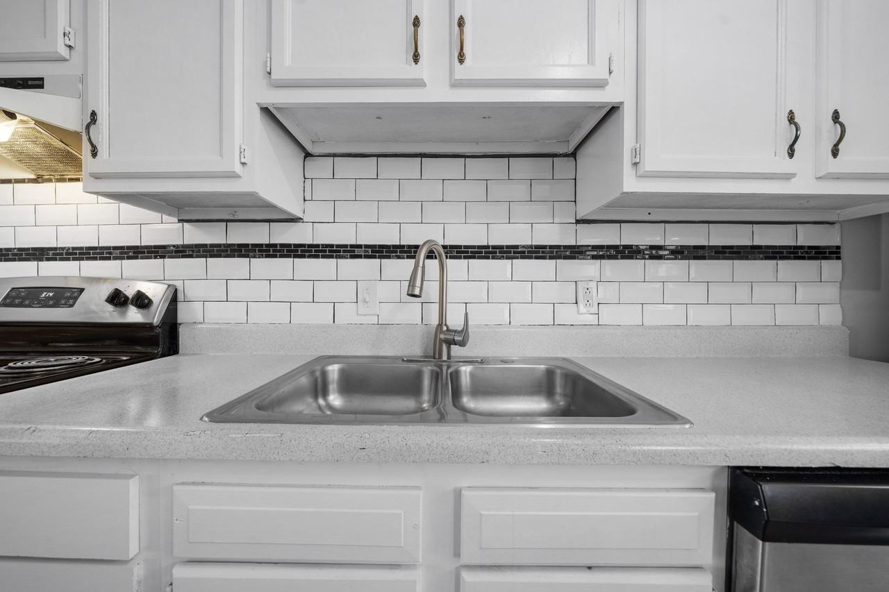 Monarch Apartments - Photo 3 of 24