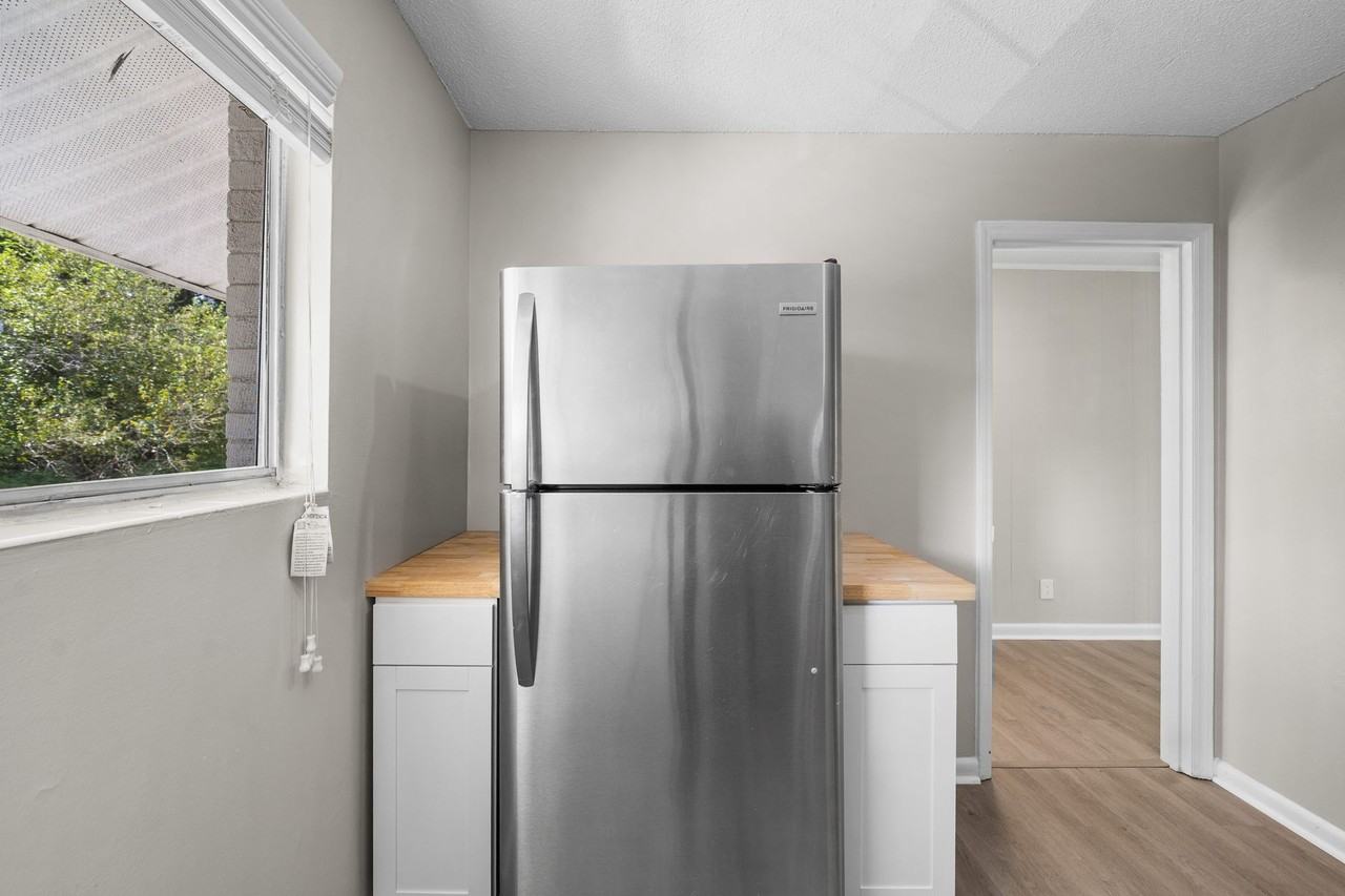 Monarch Apartments - Photo 4 of 24