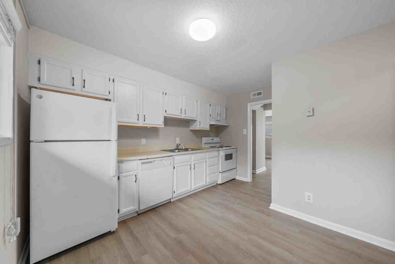 Monarch Apartments - Photo 6 of 24