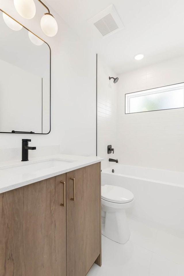 918 28th Ave S #A - Photo 2 of 16